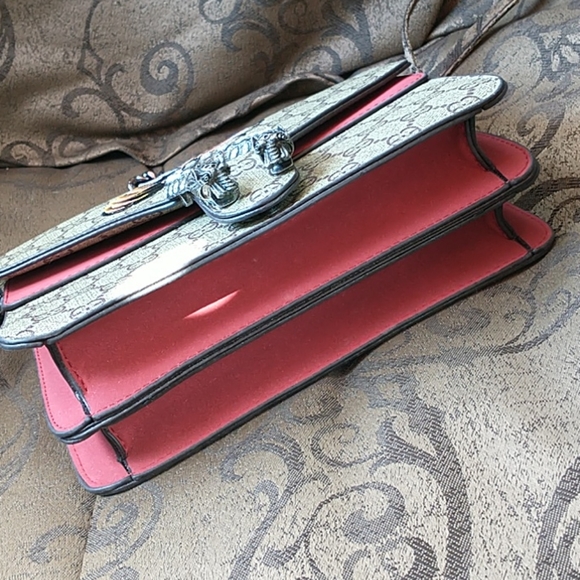 NWOT Gorgeous Convertible Handbag / Crossbody - Picture 11 of 12